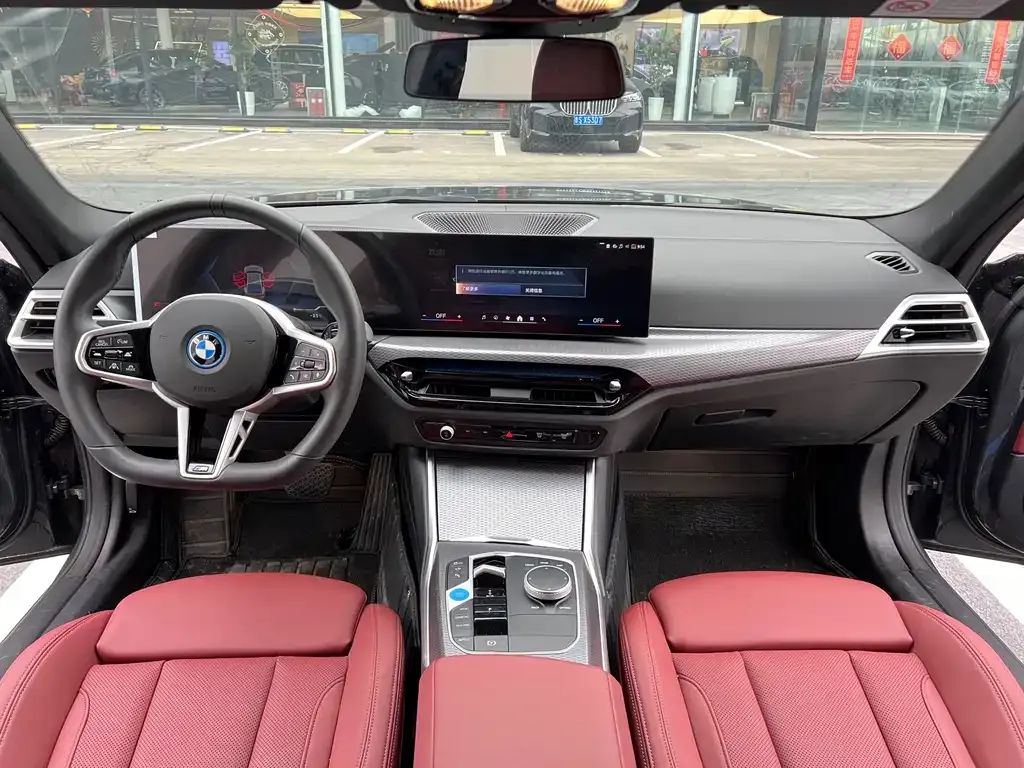 BMW i4 — фото 9