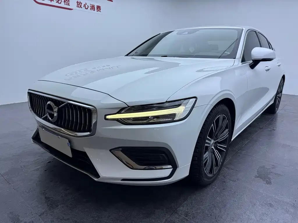 Volvo S60 2021 из CN, фото 1