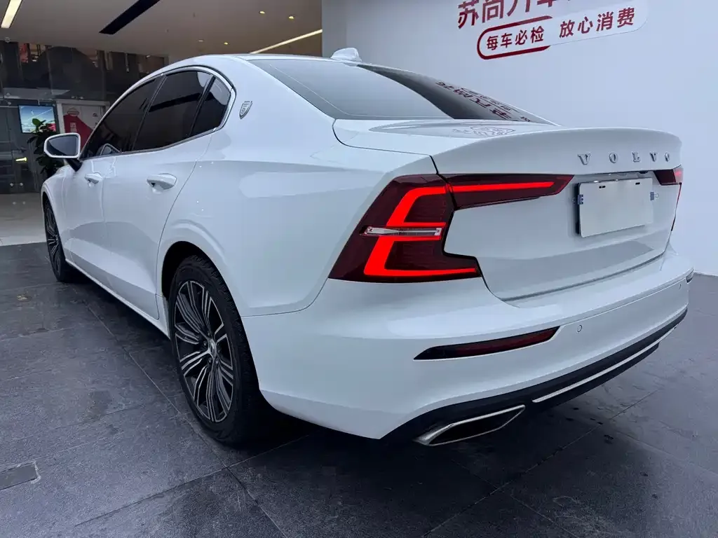 Volvo S60 2021 из CN, фото 4