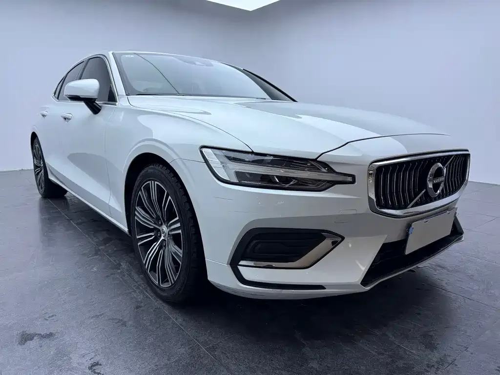 Volvo S60 2021 из CN, фото 6