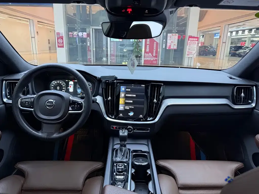 Volvo S60 2021 из CN, фото 5