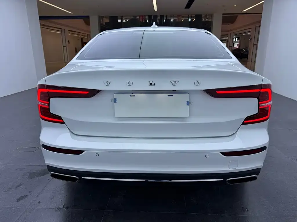 Volvo S60 2021 из CN, фото 2