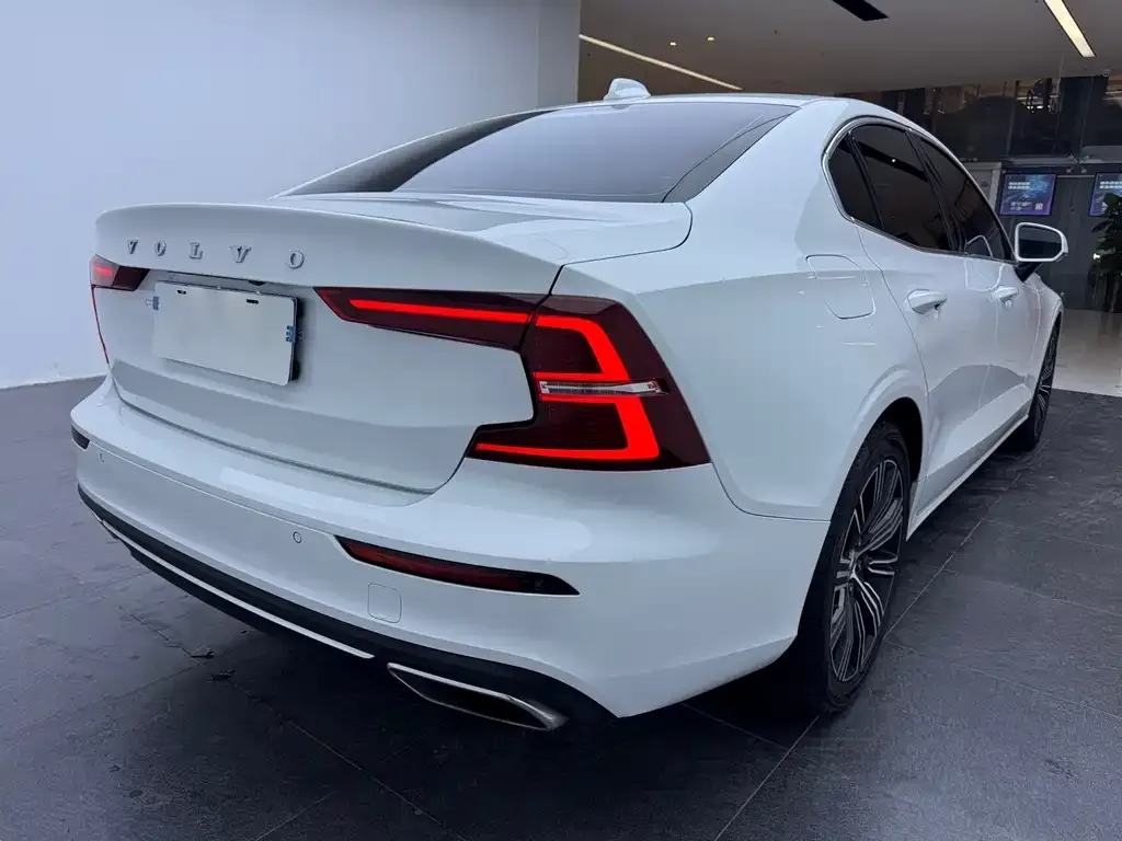 Volvo S60 2021 из CN, фото 7