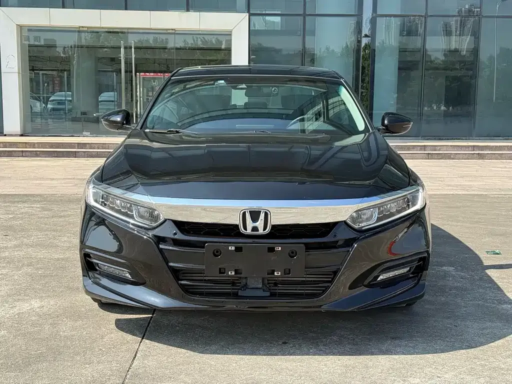 Honda Accord — фото 8