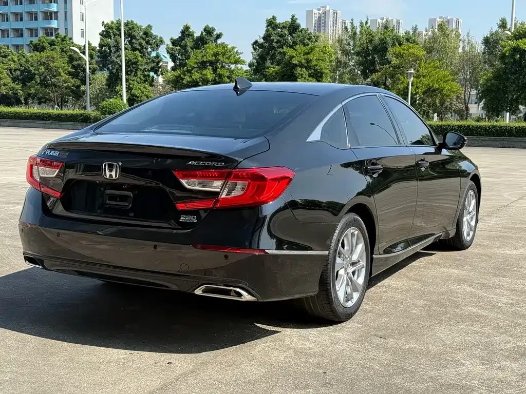 Honda Accord — фото 7