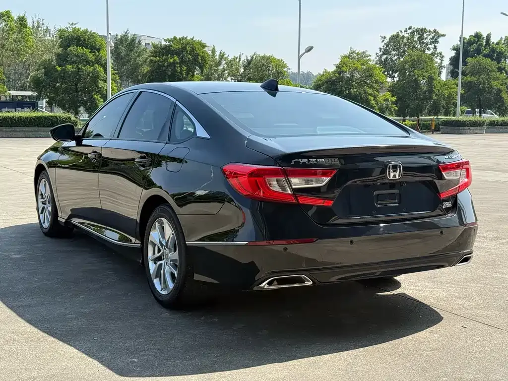 Honda Accord — фото 3