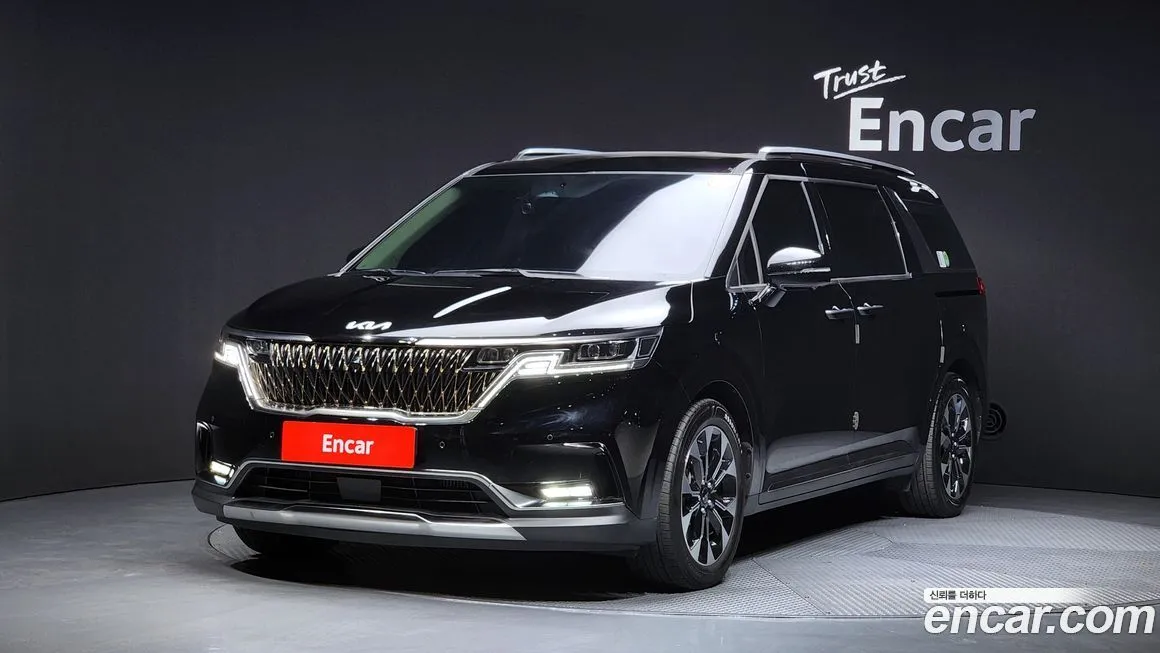 Kia Carnival — фото 1