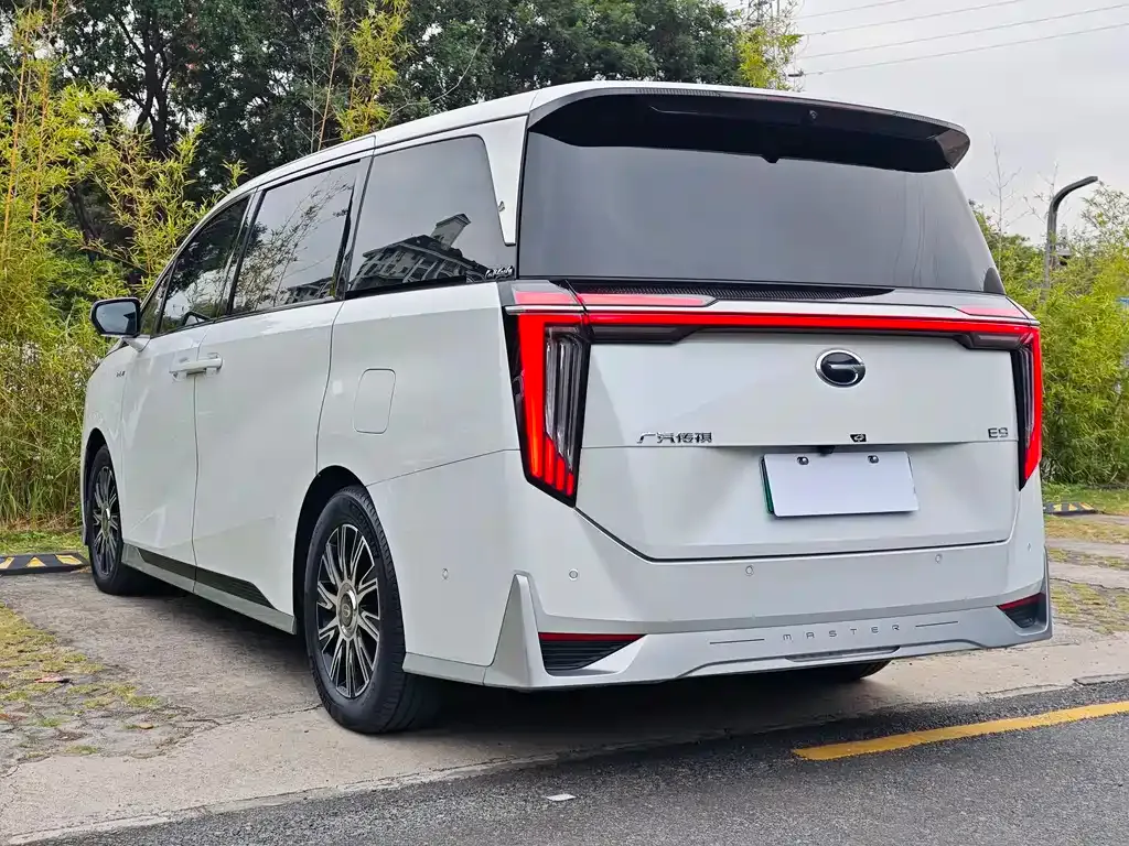 GAC Motor Trumpchi E9 — фото 10