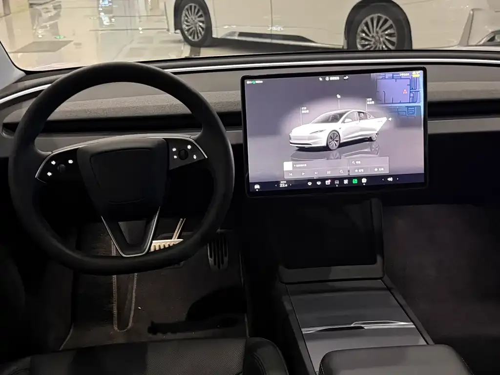 Tesla Model 3 — фото 6