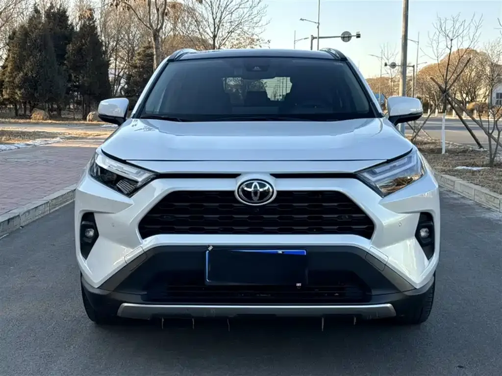 Toyota RAV4 — фото 7