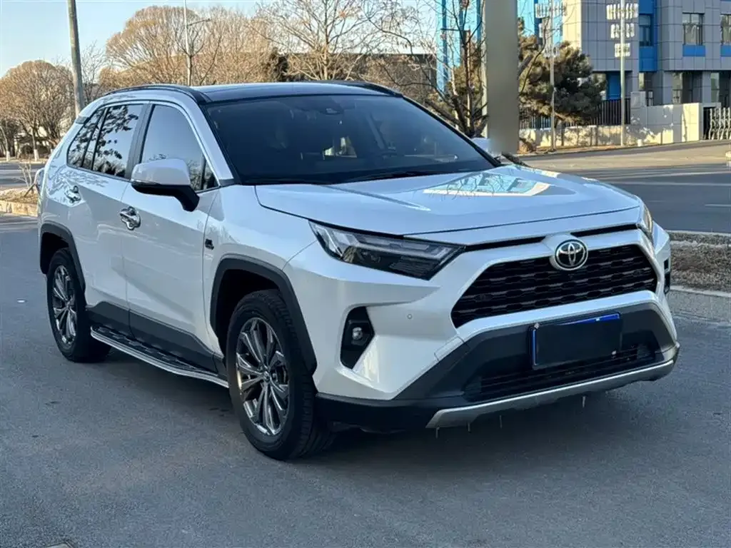 Toyota RAV4 — фото 5