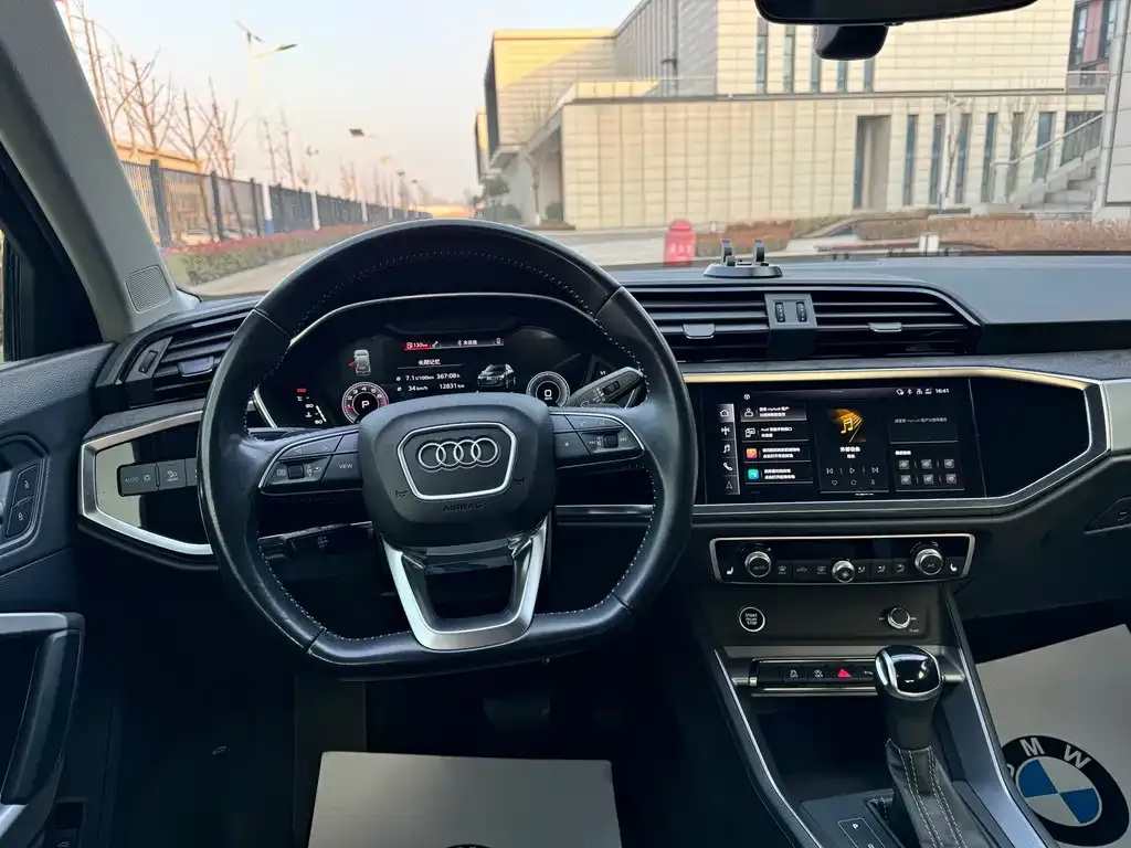 Audi Q3 — фото 5