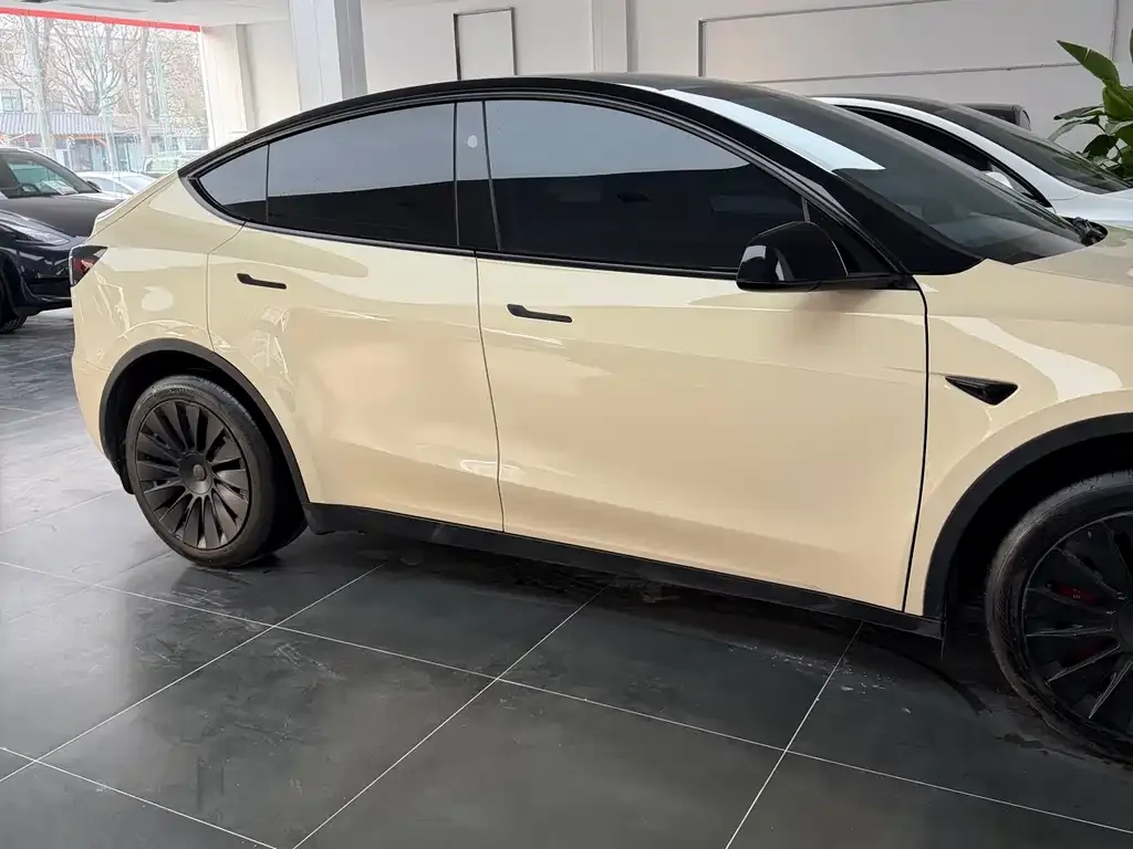 Tesla Model Y — фото 7