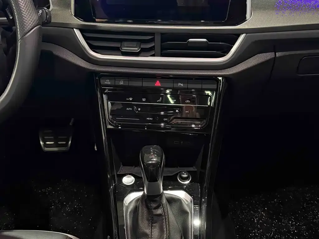 Volkswagen T-Roc 2024 из CN, фото 7