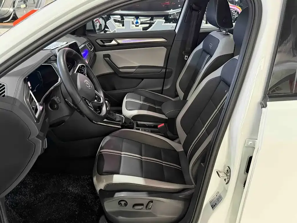 Volkswagen T-Roc 2024 из CN, фото 3