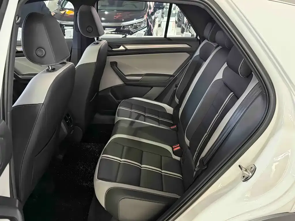 Volkswagen T-Roc 2024 из CN, фото 4