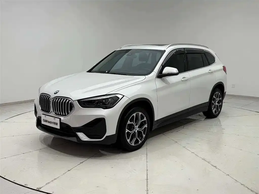 BMW X1 — фото 1