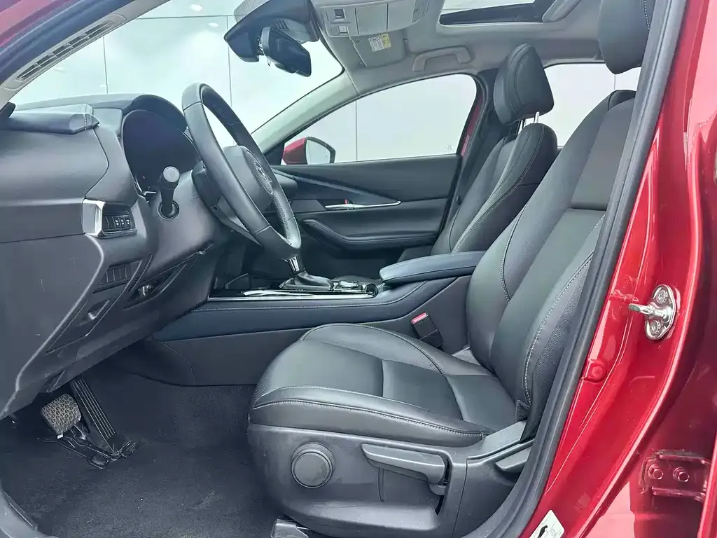 Mazda CX-30 2021 из CN, фото 7