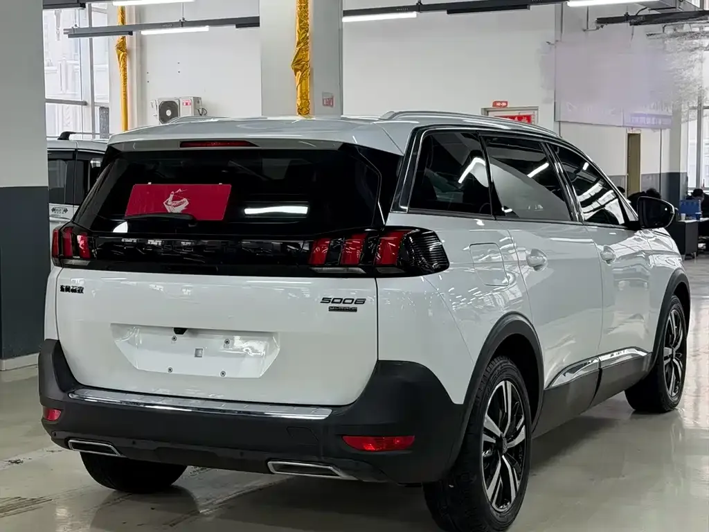 Peugeot 5008 2023 из CN, фото 4