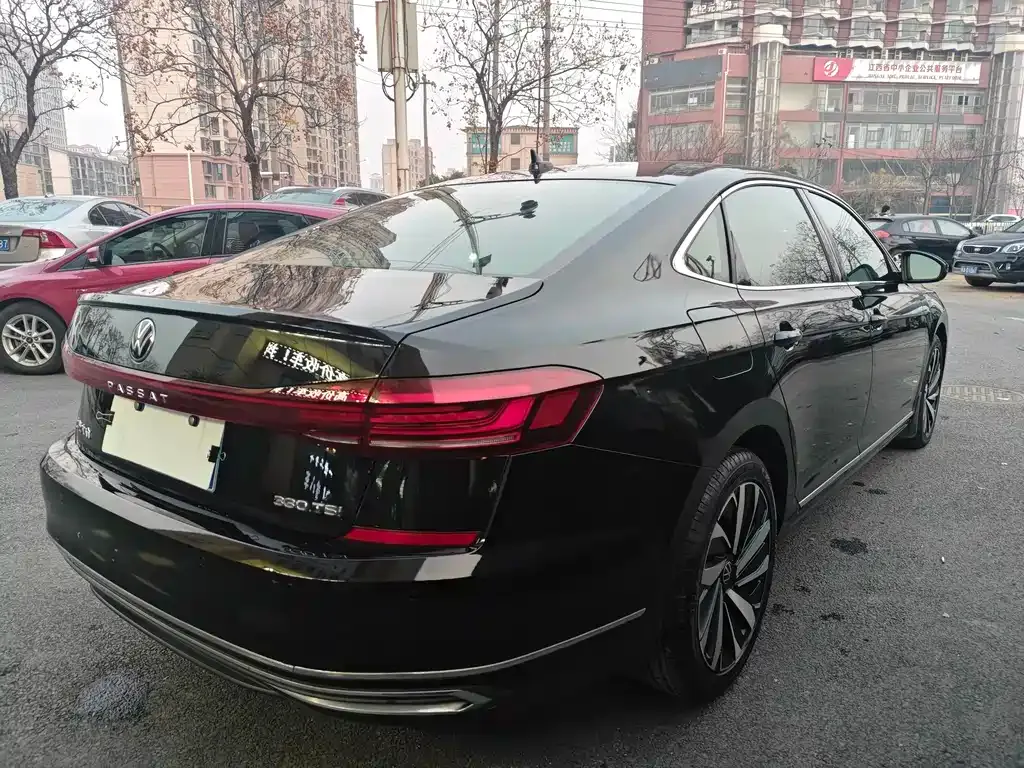 Volkswagen Passat — фото 5