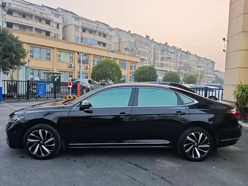 Volkswagen Passat — фото 4