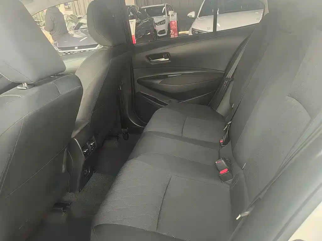 Toyota Corolla 2023 из CN, фото 2