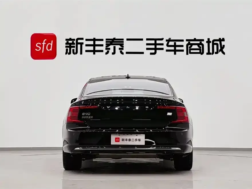 Volvo S90 PHEV 2024 из CN, фото 4