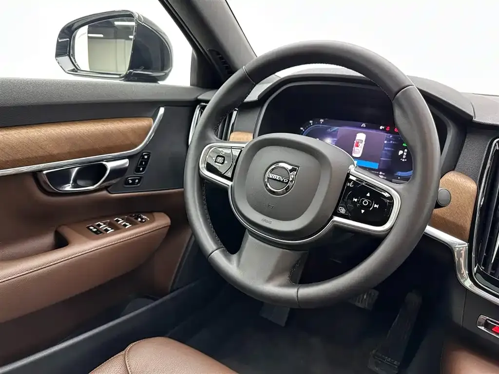 Volvo S90 PHEV 2024 из CN, фото 10
