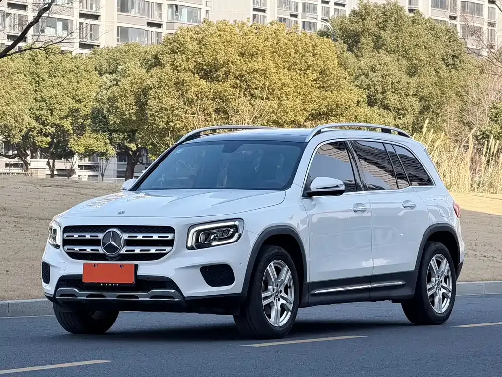 Mercedes-Benz GLB — фото 1