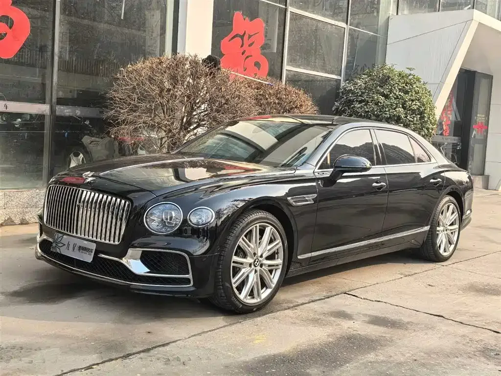Bentley Flying Spur — фото 1