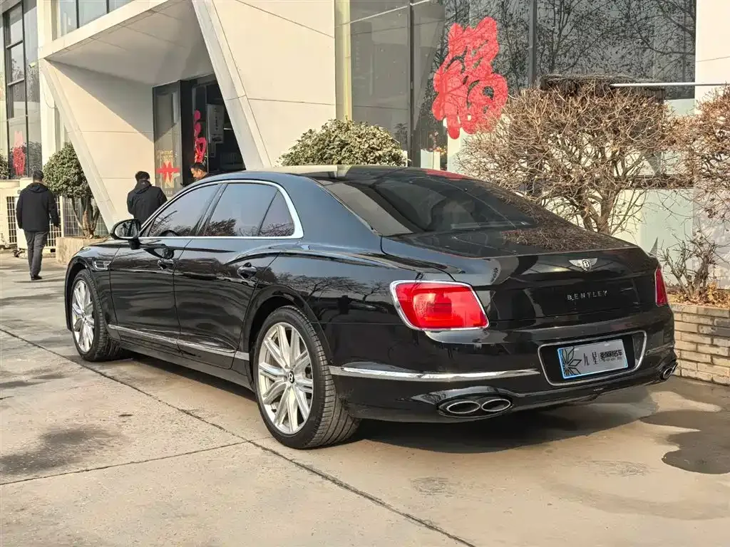 Bentley Flying Spur — фото 7