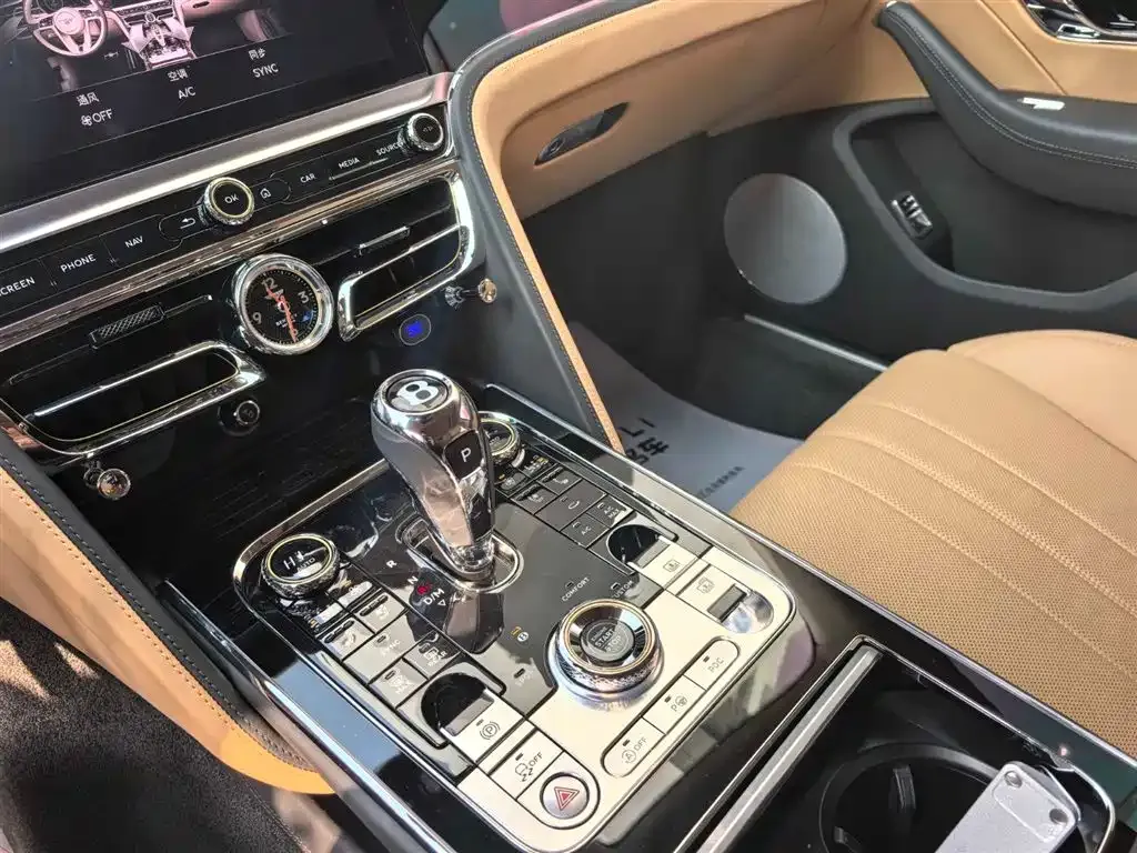 Bentley Flying Spur — фото 5