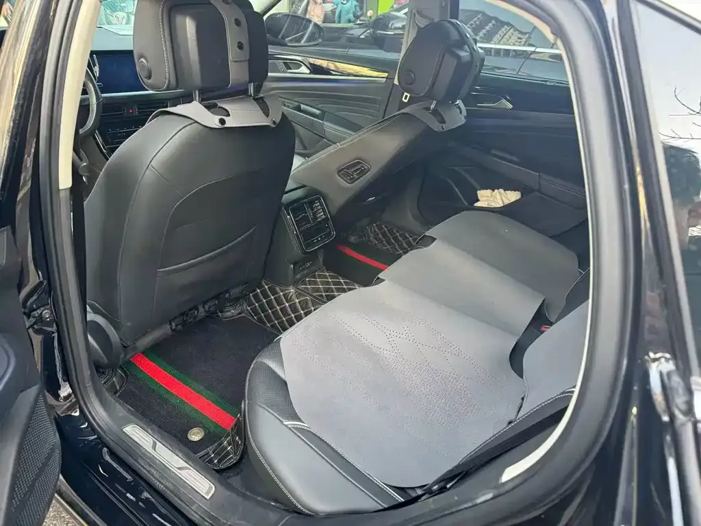 Volkswagen Passat 2023 из CN, фото 2