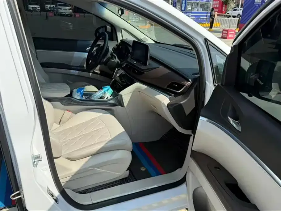 Buick GL8 2021 из CN, фото 9