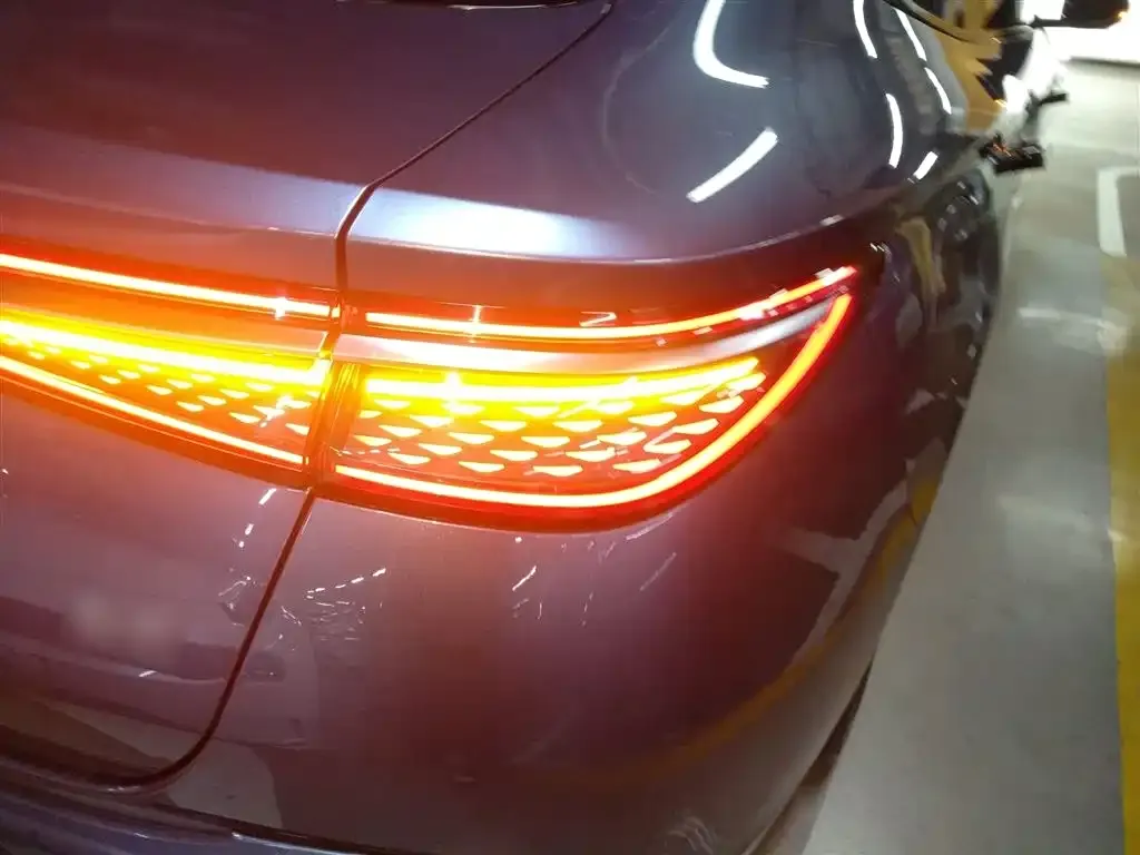 BYD Seal — фото 2