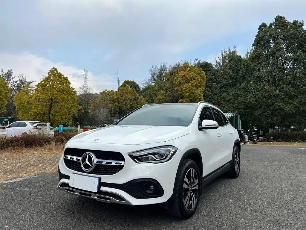 Mercedes-Benz GLA — фото 1