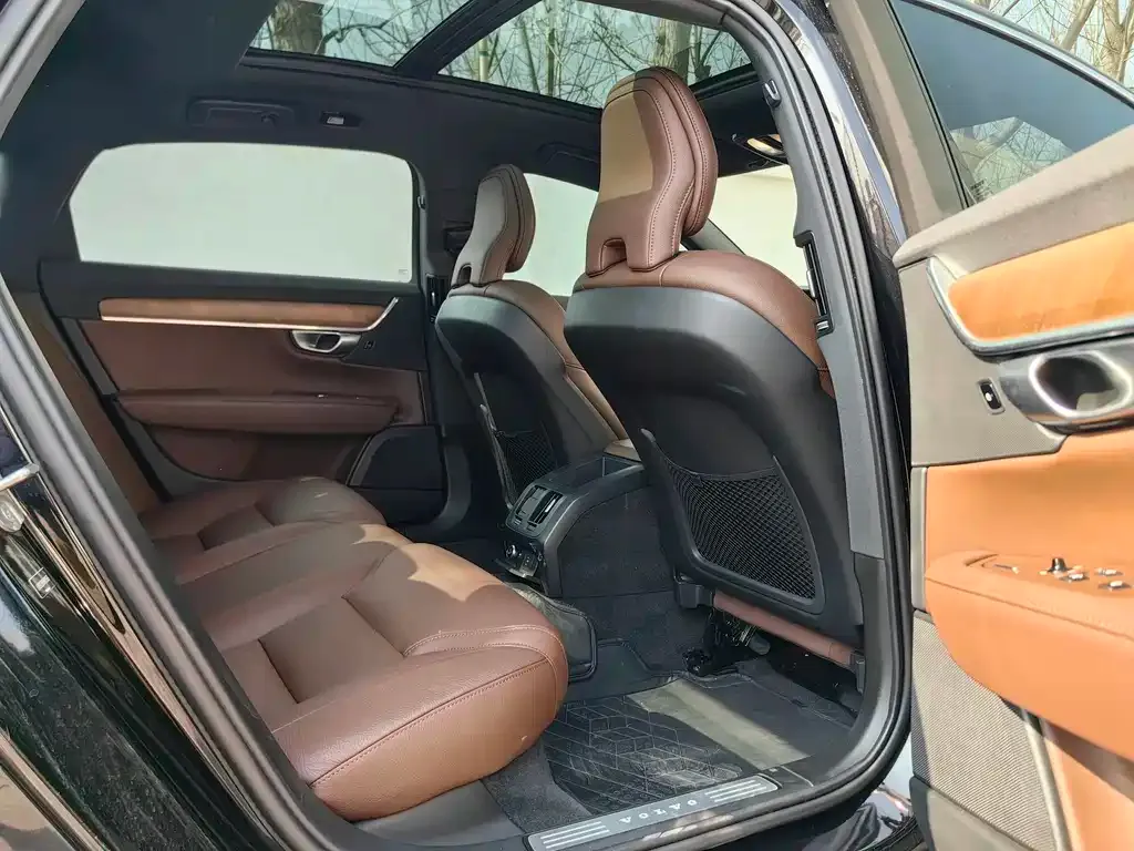Volvo S90 — фото 4