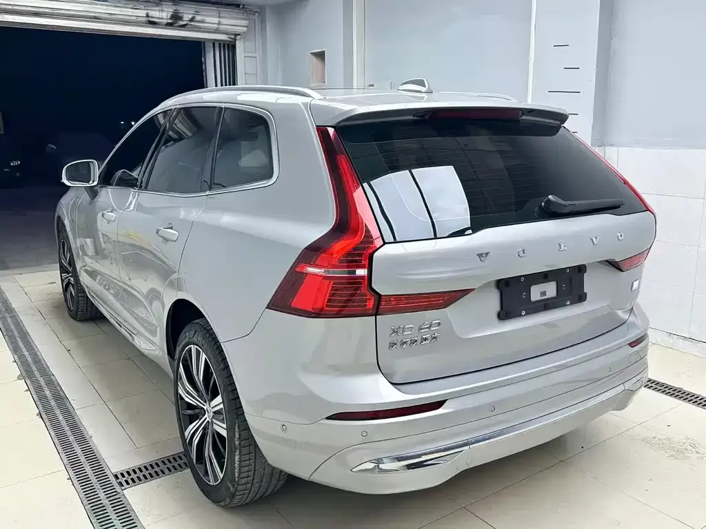 Volvo XC60 PHEV — фото 2