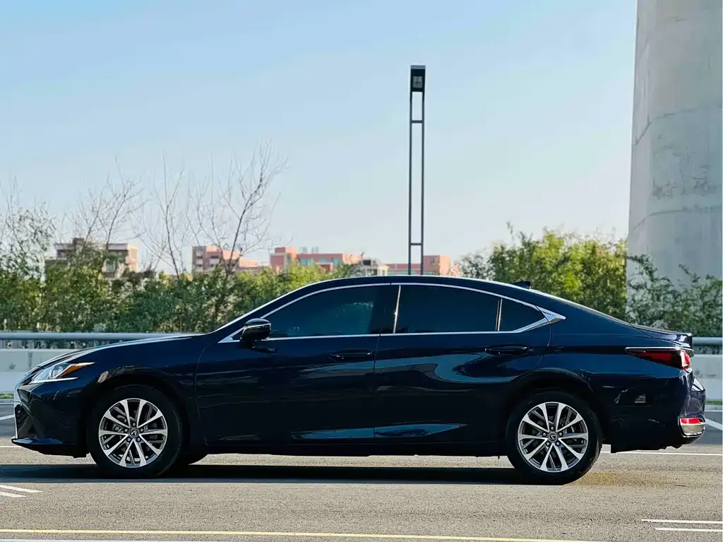 Lexus ES 2023 из CN, фото 6
