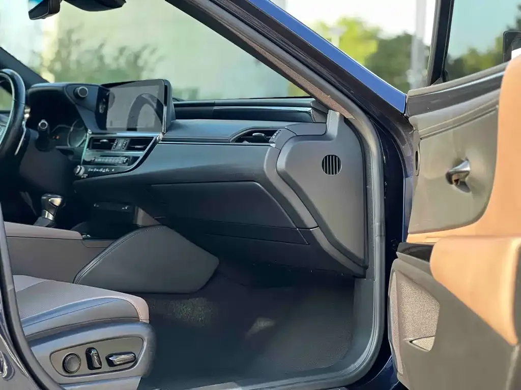 Lexus ES 2023 из CN, фото 3