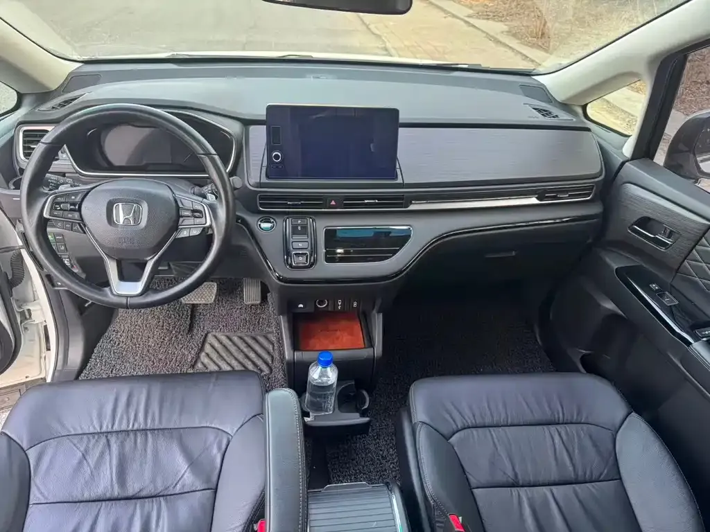 Honda Elysion 2024 из CN, фото 6
