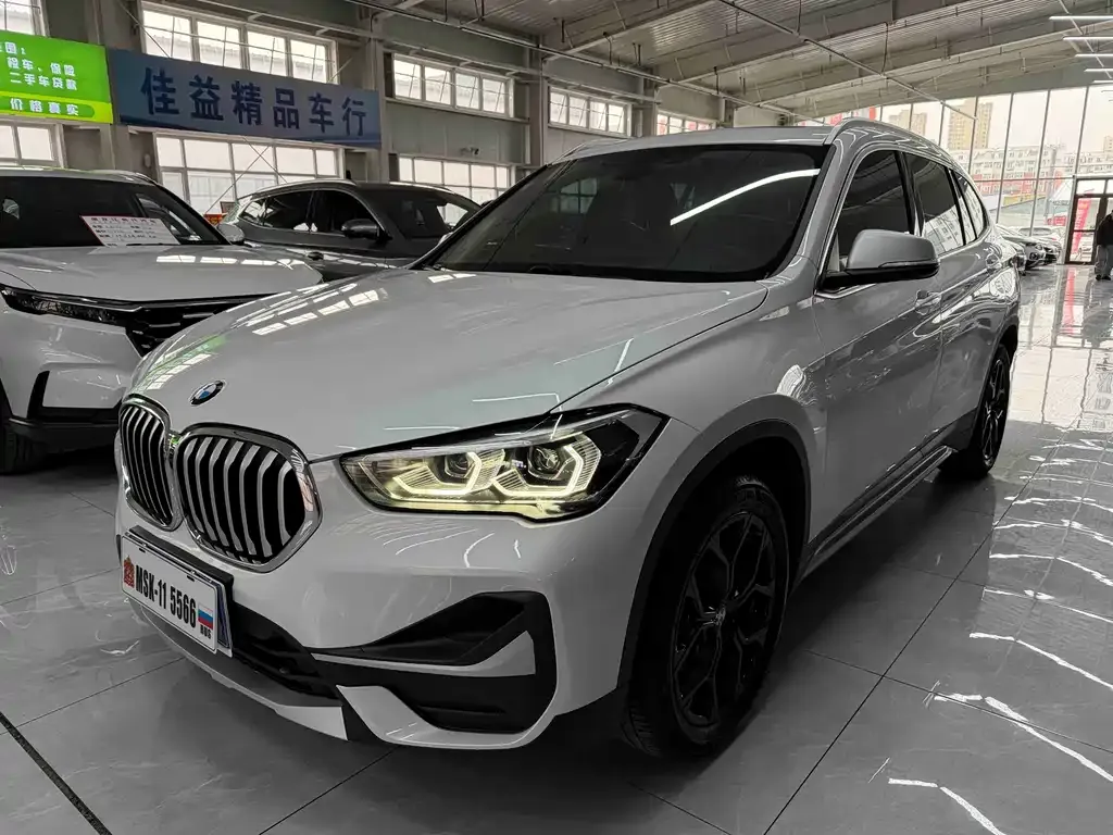 BMW X1 — фото 1
