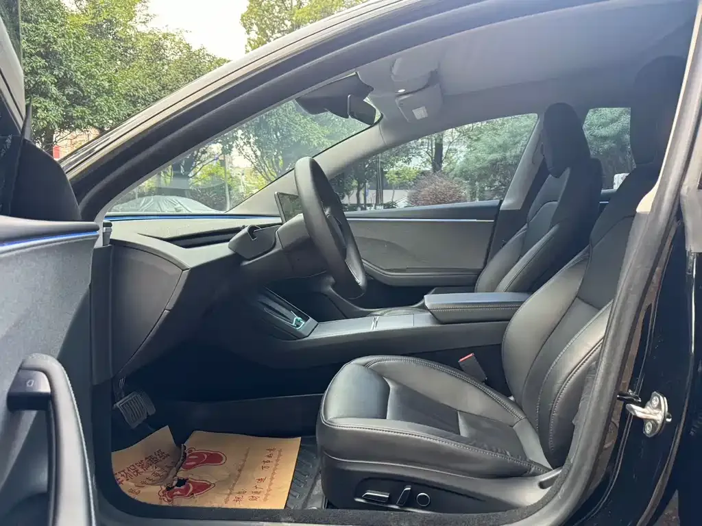 Tesla Model 3 — фото 8