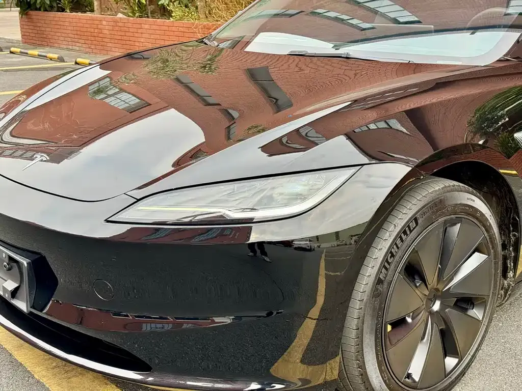 Tesla Model 3 — фото 5