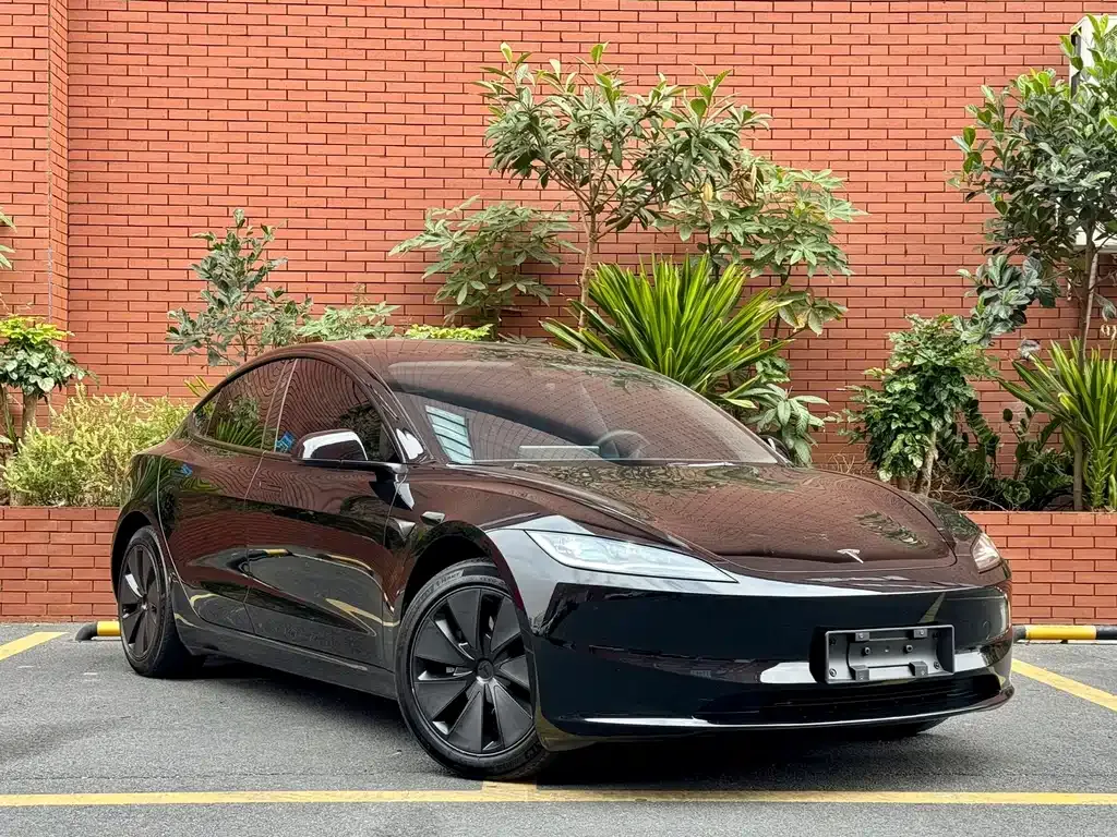 Tesla Model 3 — фото 6