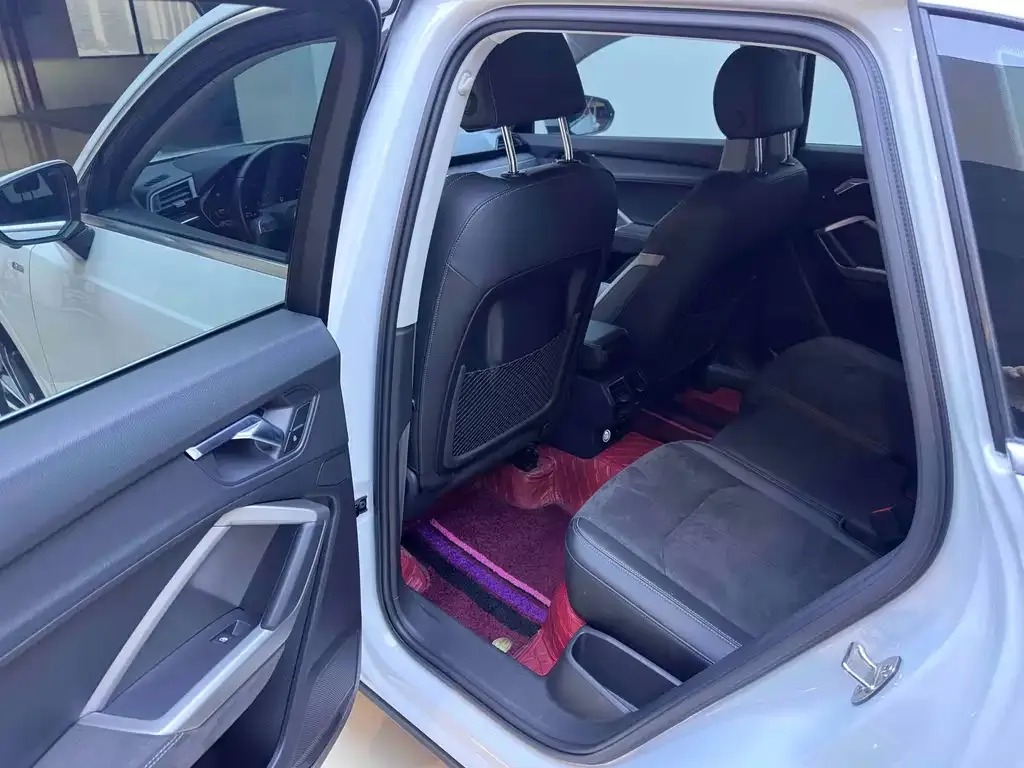 Audi Q3 2023 из CN, фото 5