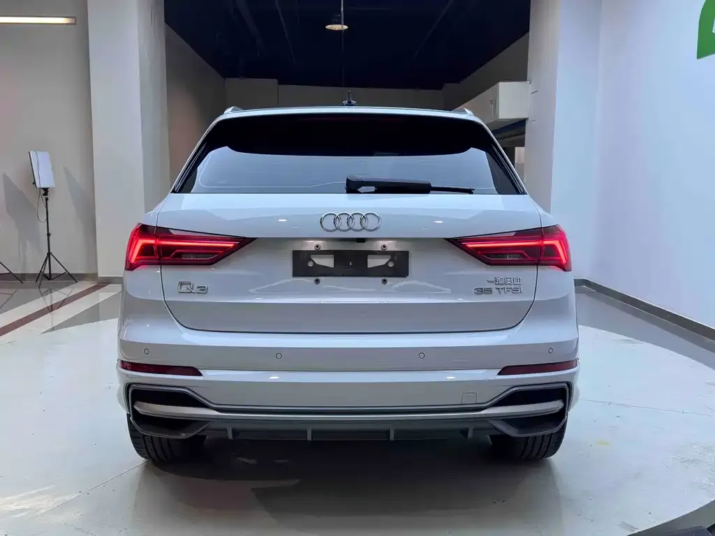 Audi Q3 2023 из CN, фото 10
