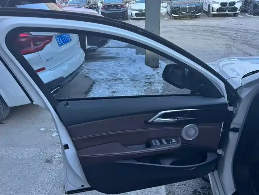 BMW 1 Series 2022 из CN, фото 2