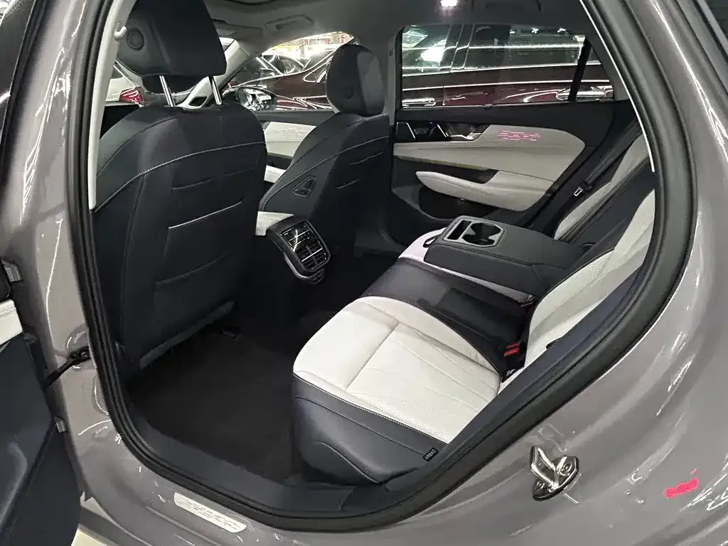 Volkswagen Passat — фото 4