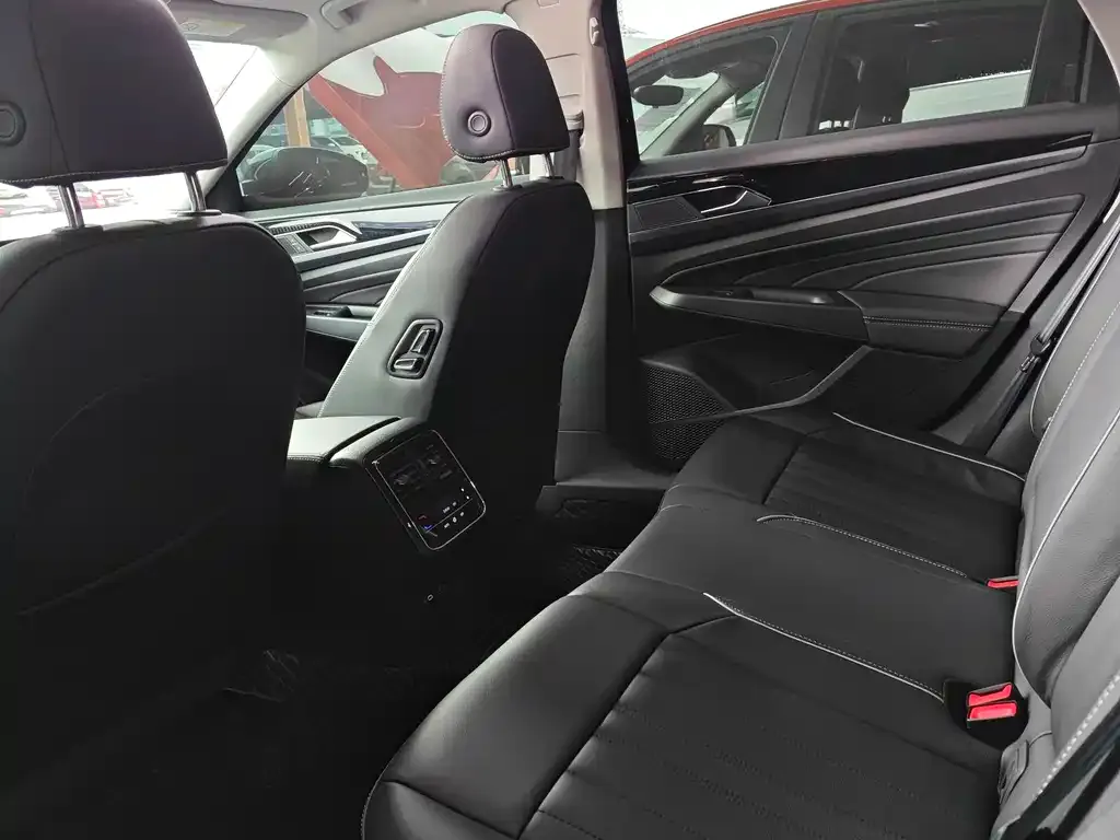 Volkswagen Passat — фото 2